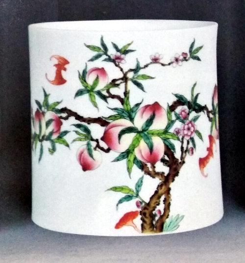 �ܶ��A,1930�����������S�����������x��������(f��n)���g(sh��)�����������L�ɺ������O(sh��)Ӌ(j��)����ų����������{(di��o)ȫ�(zh��n)���L���֞������s���⽻�YƷ������(d��ng)�r(sh��)�����c���b���ǿ��ȹ�ͬ��(d��n)�V������

1952������Q�����Ĺʌm���Ͼ�����Ժ�{(di��o)�ܸ������ɻI�k�������(zh��n)�մ��^������ίָ�ɹ��ό��̸��ʌm�T�I(xi��n)����ͬ������f�e������������W(xu��)��(x��)�Ŵɵ�֪�R(sh��)��

1958�������մ����f(xi��)���غ��L(zh��ng)�����c��(chu��ng)�k(�մ����g(sh��))�s־���θ�������

1961�걻�u(p��ng)��(w��i)�մ����g(sh��)�O(sh��)Ӌ(j��)����������Ϛv�θ߼�(j��)���g(sh��)�ɏS���մɌW(xu��)Ժ���ٹ��S�����a(ch��n)���g(sh��)�������ڴ����g�̿��W(xu��)��(x��)�մɹ�ˇ���g(sh��)���L�ɼ�����

1985������������մ��Ļ������d�ɶ�������Ļ��L(f��ng)���ԡ����L(f��ng)�G��ƪ�����ɏS����ȡ�Ŵɾ��A����ԓ�M���ľߌ��PͲ���Pϴ���{(di��o)ɫ�P���ɳ���ӡ������P�ܡ����þ�������O(sh��)Ӌ(j��)�ɿ������ӿ���������ȯB�ӽM�ϳ����͵��ŵĻ�ƿ���Õr(sh��)���_����M���ã����Õr(sh��)�M��һ֧��ƿ�����^�����p�r(ji��)ֵ�͌�(sh��)�Ãr(ji��)ֵ���M���ľߵ������y�Ⱥܴ���һ���ƴɼ��g(sh��)���طN����Ҫ����������׃�������܌ӌ��Ǻϡ�������y�Ҫ������(d��ng)�����w�ԡ����_��˴˪�(d��)�������Ƕ�Ʒ�N�{�ϳɻ�ƿ��Ҫ�������^�����߂��^�ߵ��մɼ�ˇ����Ԅ���ǲ��҆������

2000��11�����O(sh��)Ӌ(j��)��ˮ�κ��ľ����ڵڰˌ�ȫ��(gu��)�ķ��Č����[��(hu��)���u(p��ng)�����Ї�(gu��)�ķ��Č�ʮ����Ʒ�����ߡ�

2010��4����25��ȫ��(gu��)�ķ��Č����[��(hu��)��������(chu��ng)���ġ��M��ʽ��ƿ�ľߡ�������            ......  Ԕ��(x��)��rՈ(q��ng)�c(di��n)���^��